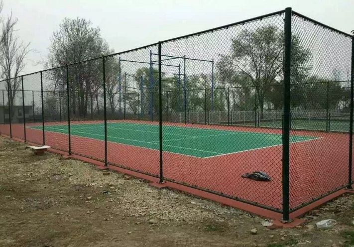 球場圍網體育設備工程的鋪設
